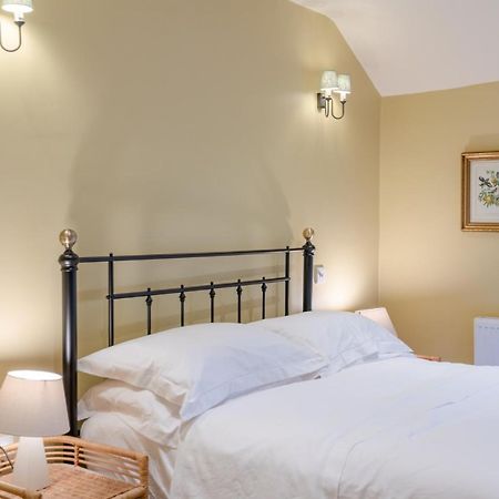 Vine Cottage Чарлбери Экстерьер фото